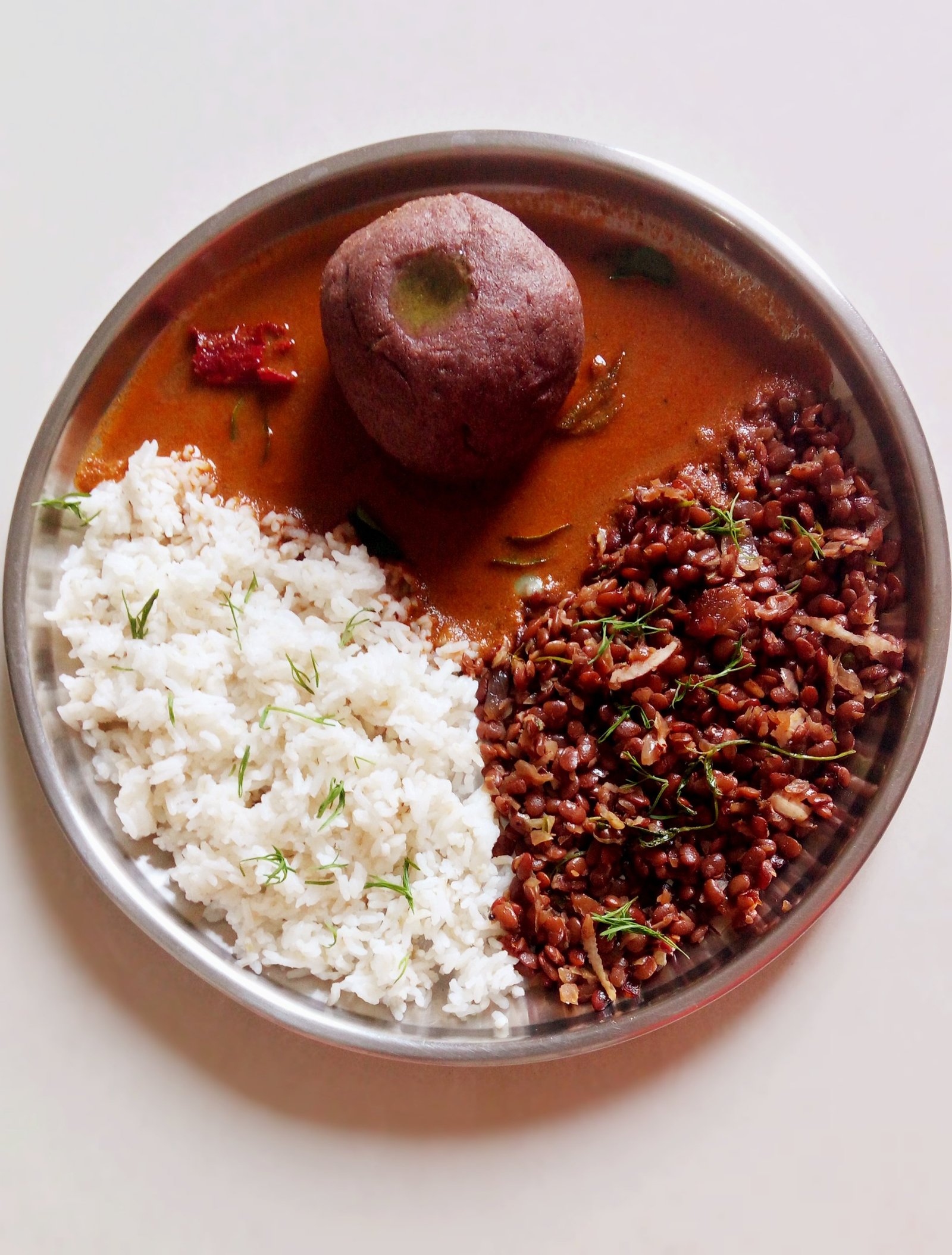 Huruli Bassaru Palya | Stewed HorseGram Curry